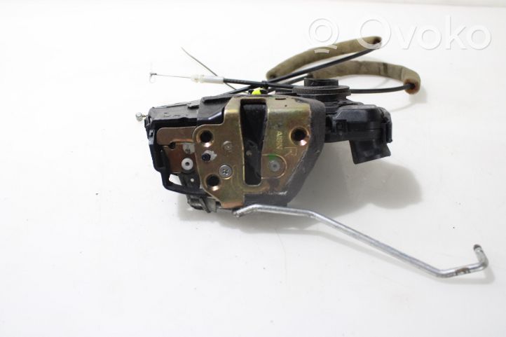 Toyota Corolla Verso E121 Front door lock 