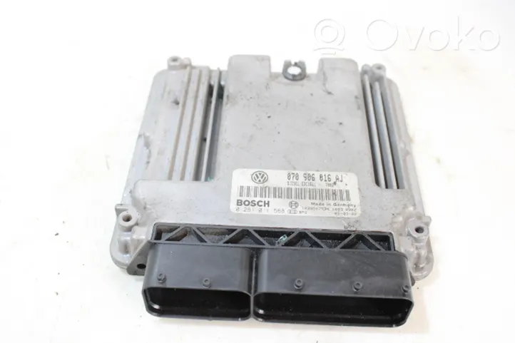 Volkswagen Transporter - Caravelle T5 Unité de commande, module ECU de moteur 0281011568