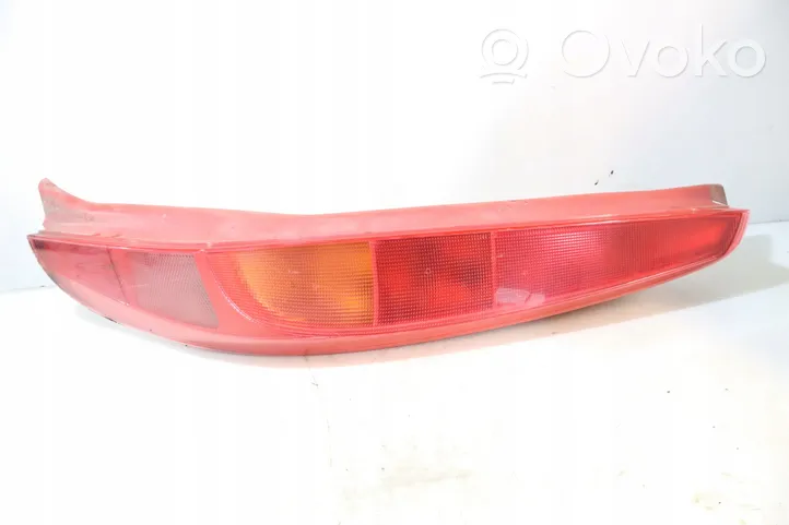 Fiat Punto Evo Luz trasera/de freno 465237710