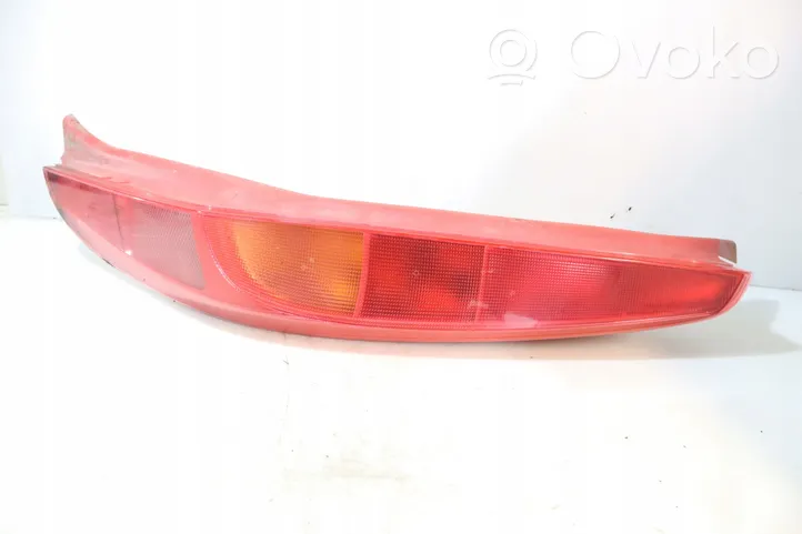 Fiat Punto Evo Luz trasera/de freno 465237710