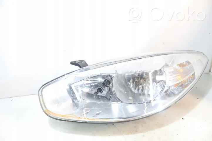 Renault Fluence Lampa przednia 