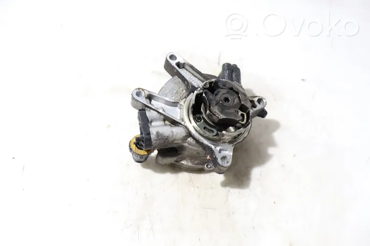 Opel Zafira B Vacuum pump 