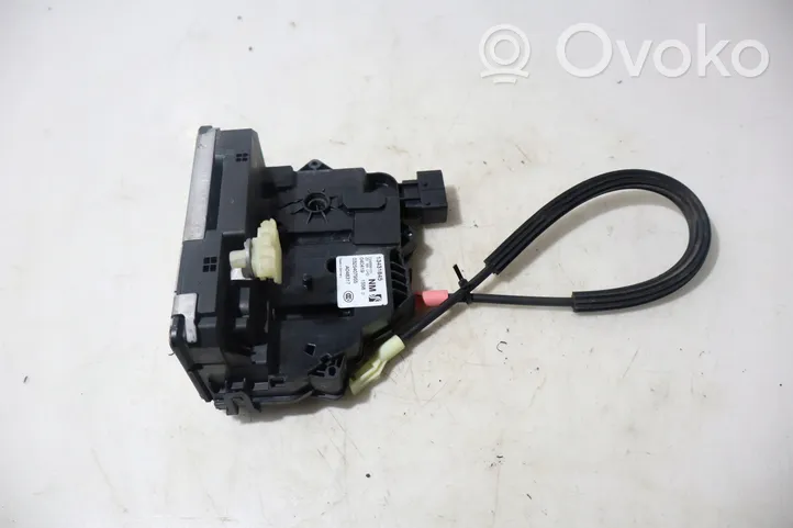 Opel Corsa E Rear door lock 