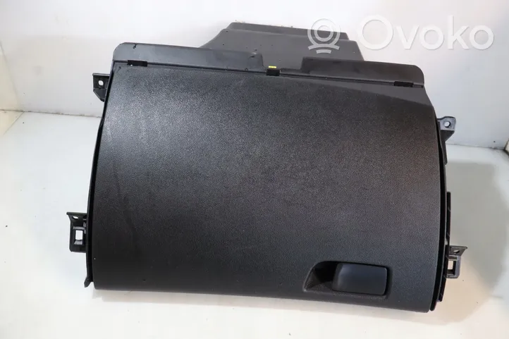 Renault Megane IV Glove box 