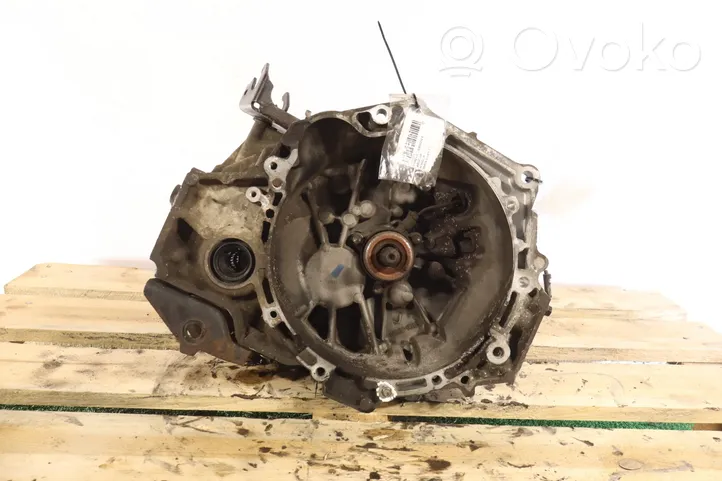 Toyota Yaris Mechaninė 5 pavarų dėžė 33111-0504