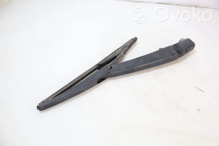 Renault Captur Rear wiper blade arm 