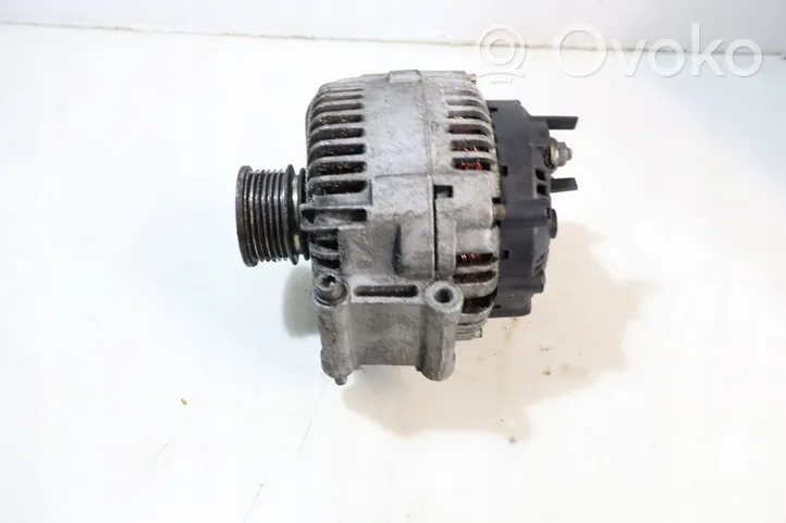 Audi A4 S4 B7 8E 8H Generatore/alternatore 