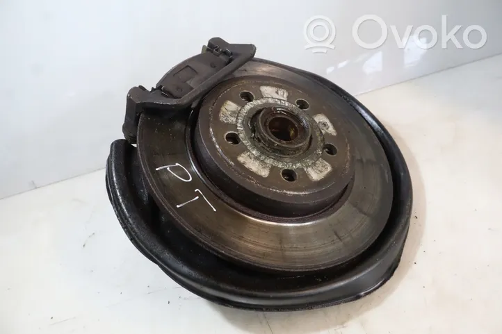 Audi A4 S4 B7 8E 8H Mozzo portante ruota posteriore 