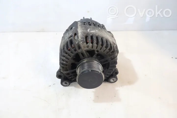 Volkswagen Touran I Generator/alternator 