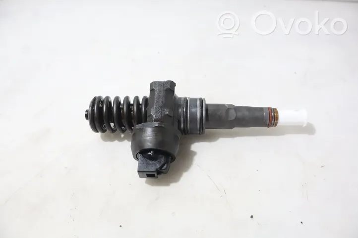 Volkswagen Golf IV Injecteur de carburant 0414720215