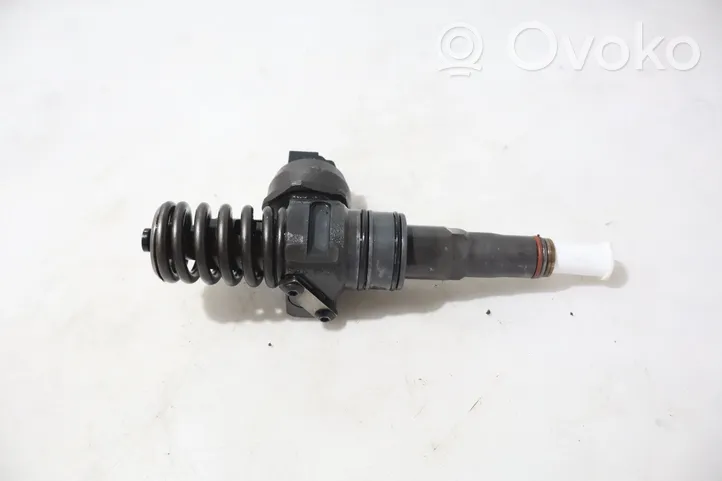 Volkswagen Golf IV Injecteur de carburant 0414720215