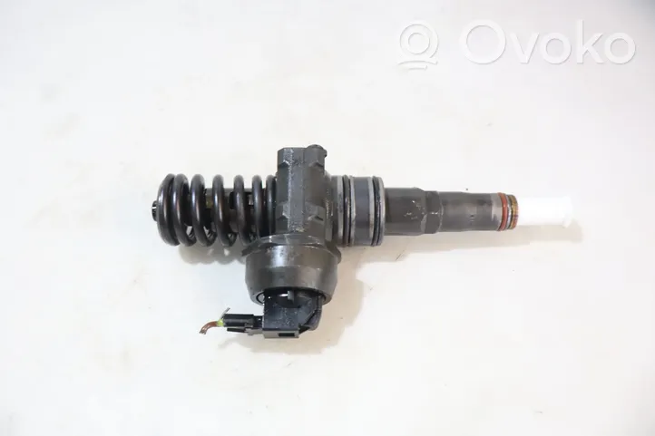 Volkswagen Golf IV Injecteur de carburant 0414720215