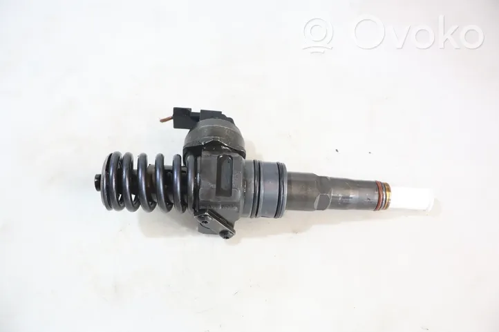 Volkswagen Golf IV Injecteur de carburant 0414720215