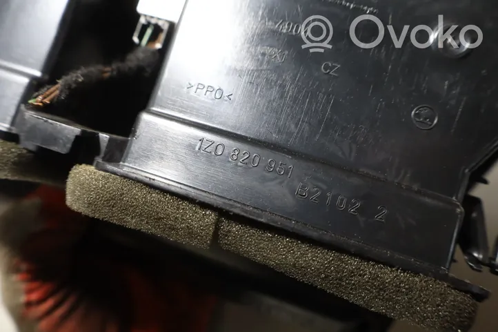 Skoda Octavia Mk2 (1Z) Copertura griglia di ventilazione cruscotto 