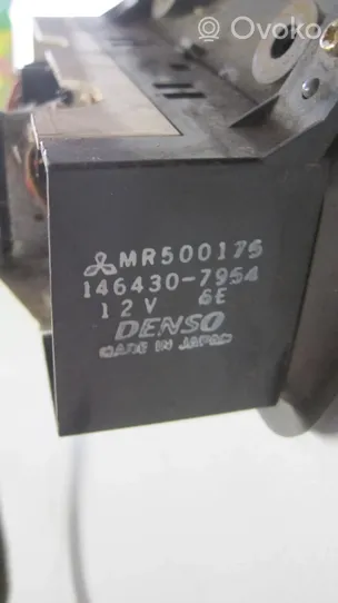 Mitsubishi Pajero Salono ventiliatoriaus reguliavimo jungtukas 1464307954