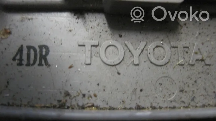 Toyota Land Cruiser (J120) Éclairage lumière plafonnier arrière PP1T30