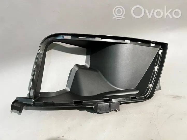 Audi RS3 Välijäähdyttimen ilmakanavan ohjain 8V0117335C