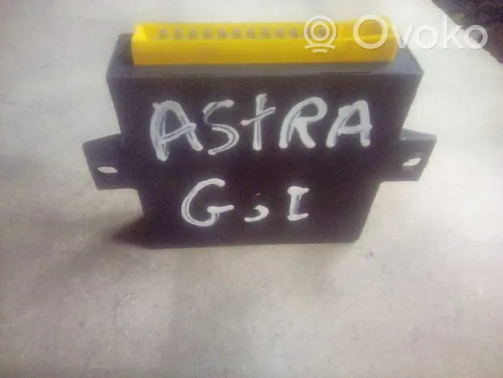 Opel Astra F Door central lock control unit/module 90359788