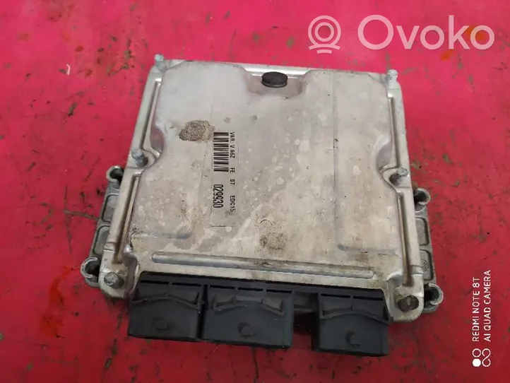 Lancia Phedra Calculateur moteur ECU 0281011522