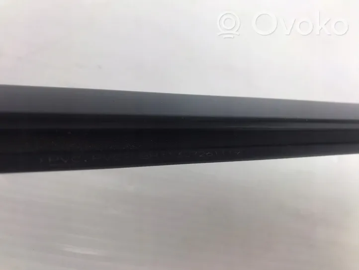 Mazda CX-5 Moulures des vitres de la porte avant KD5350640D