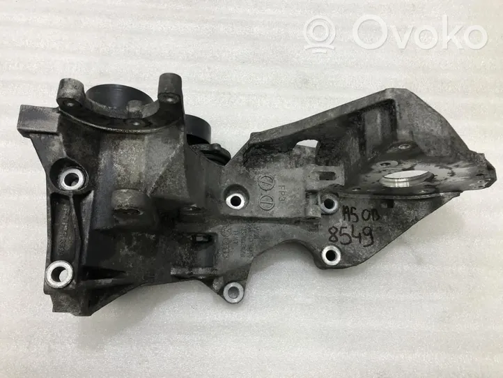 Audi A5 8T 8F Support de générateur / alternateur 