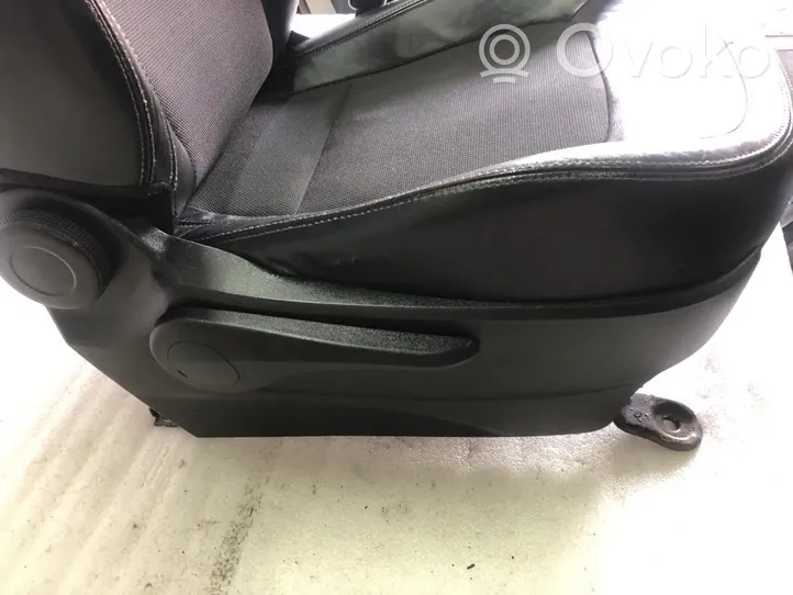KIA Sportage Fotel przedni pasażera 