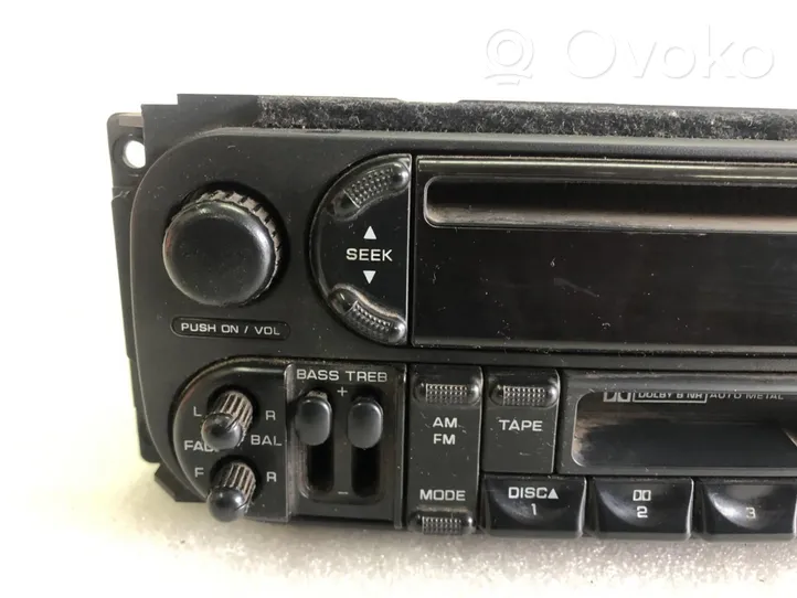 Jeep Grand Cherokee (WJ) Radio/CD/DVD/GPS-pääyksikkö 