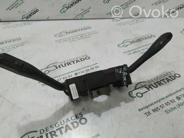 Volkswagen Bora Commodo de clignotant 8L0953513