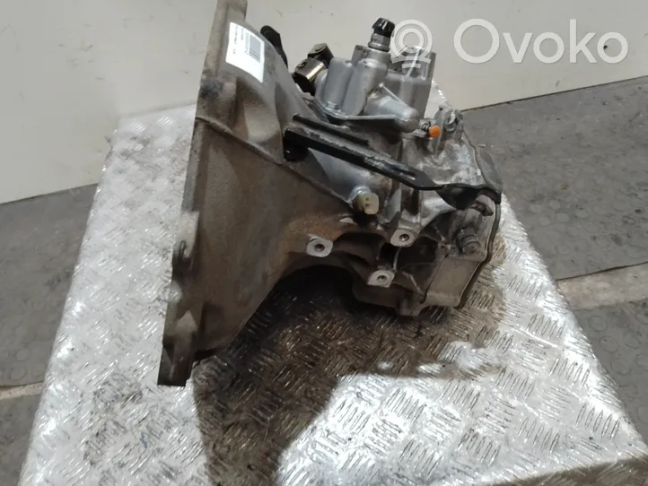 Opel Corsa B Mechaninė 6 pavarų dėžė F13