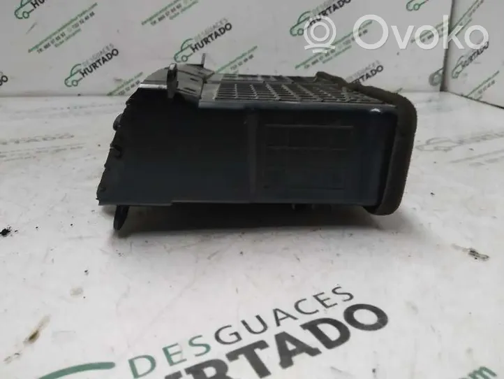 KIA Sportage Centrālais gaisa ventilācijas režģis 