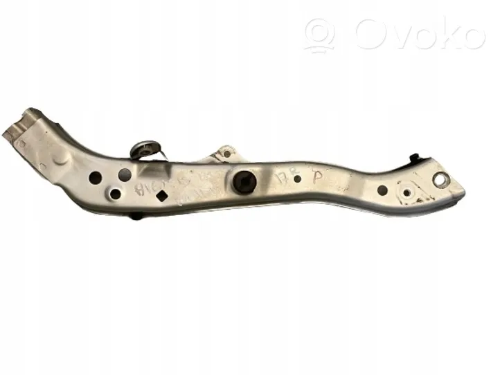 Toyota Avensis T270 Support de coin de pare-chocs 