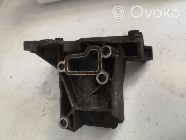 Audi A6 S6 C6 4F Supporto di montaggio della pompa del servosterzo 059145169P