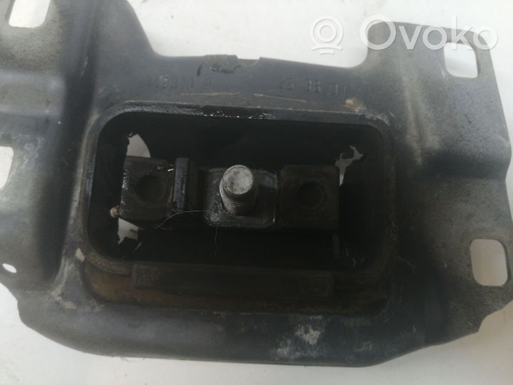 Ford C-MAX I Supporto della scatola del cambio 3M517M121