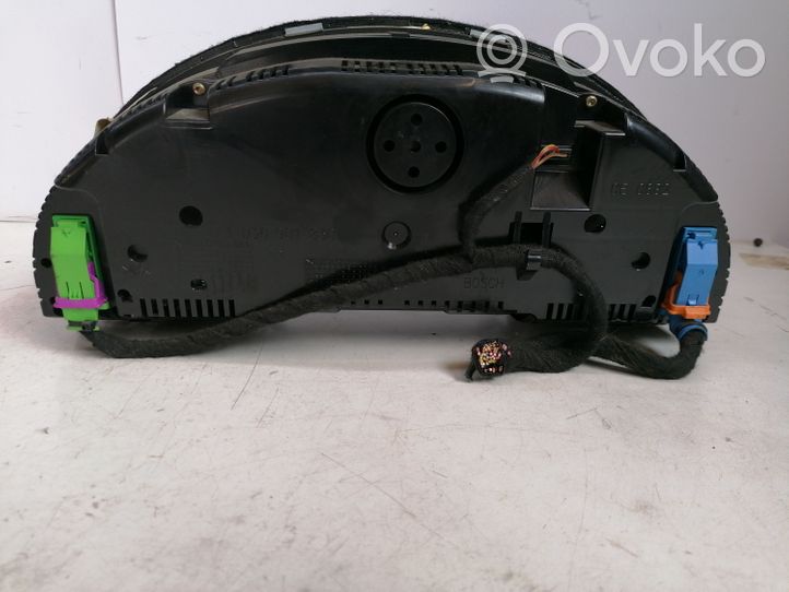 Audi A4 S4 B7 8E 8H Tachimetro (quadro strumenti) 8E0920931D