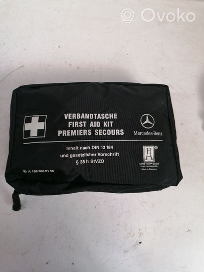 Mercedes-Benz C W203 Ensiapupakkaus A1698600150