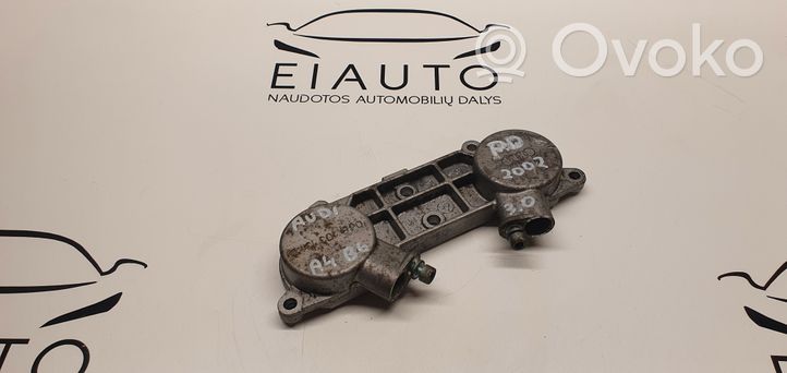 Audi A4 S4 B6 8E 8H Autre pièce de culasse 06C103131D