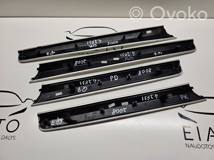 Audi Q7 4L Set di rivestimento del pannello della portiera 4L0867409