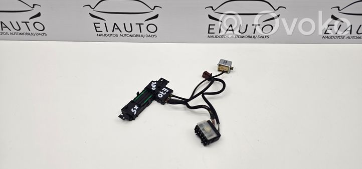 BMW X5 E70 Verrouillage du volant A01019021