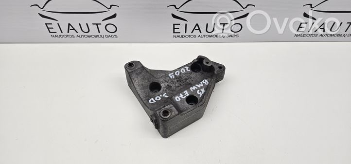 BMW X5 E70 Staffa di montaggio del compressore dell’A/C 7799863