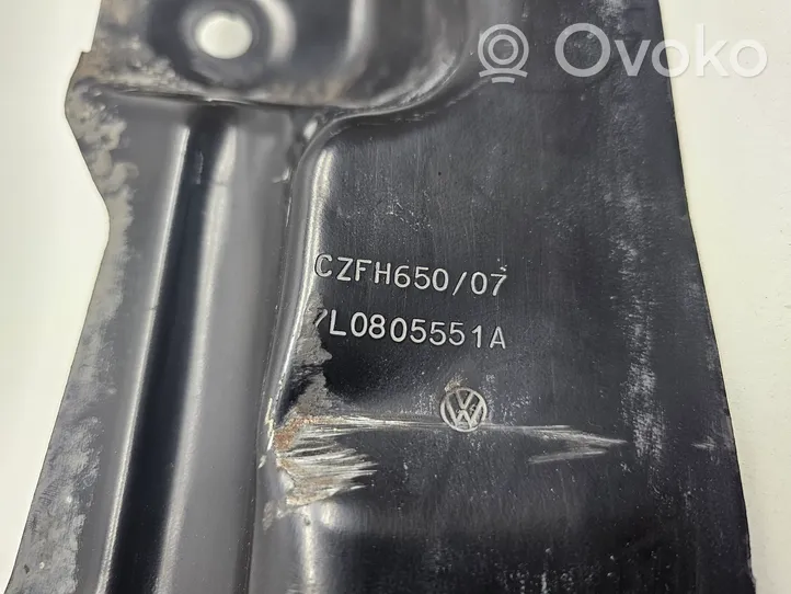 Audi Q7 4L Apatinė dalis radiatorių panelės (televizoriaus) 7L0805551A