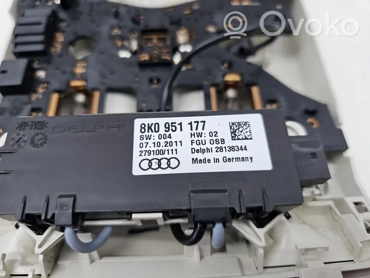 Audi Q5 SQ5 Priekinių vietų apšvietimo žibintas 8K0951177