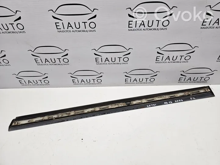 Audi A6 S6 C6 4F Front door trim (molding) SK26134