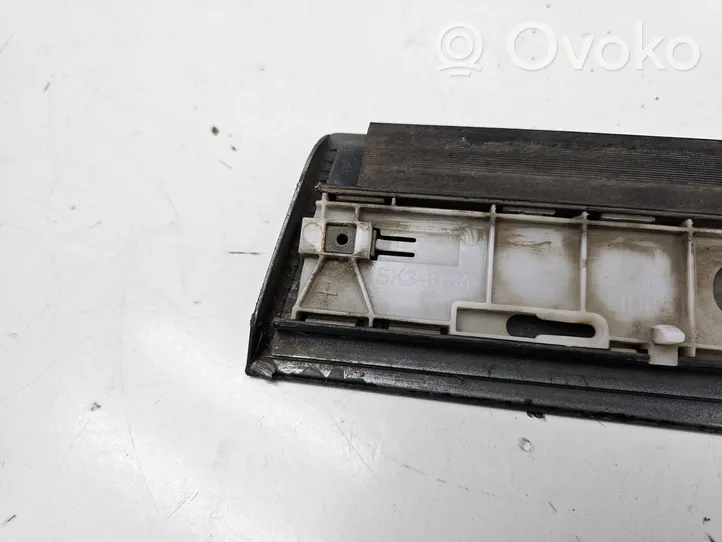 Audi A6 S6 C6 4F Takaoven lista (muoto) SK36134