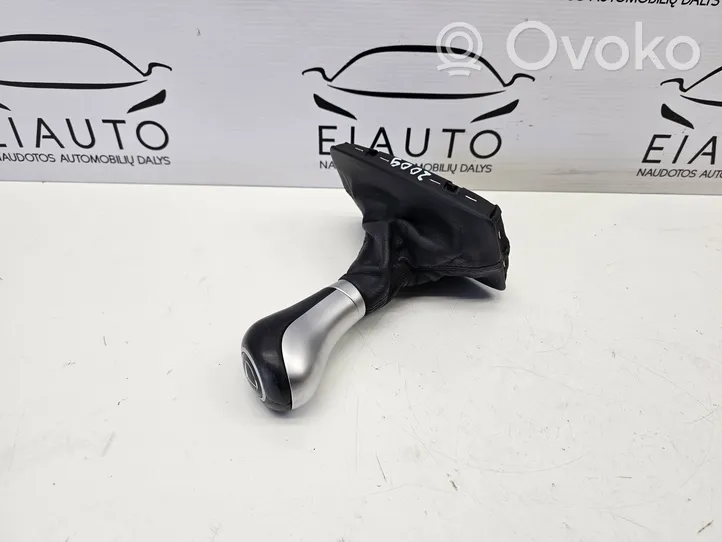 Mercedes-Benz C W204 Rivestimento in pelle/manopola della leva del cambio A2042672310