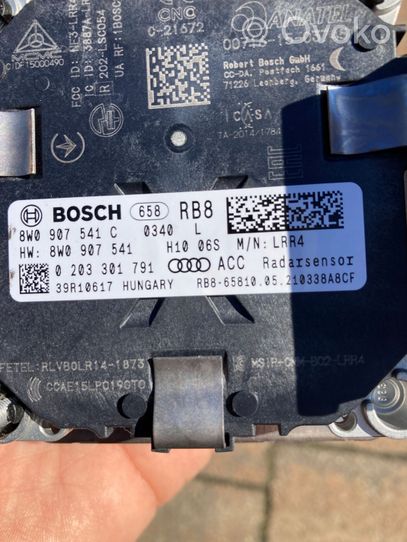 Audi A4 S4 B9 8W Distronic sensors - adaptīvās kruīza kontroles sensors 8W0907541C