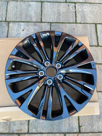 Toyota Yaris XP210 R18 alloy rim 