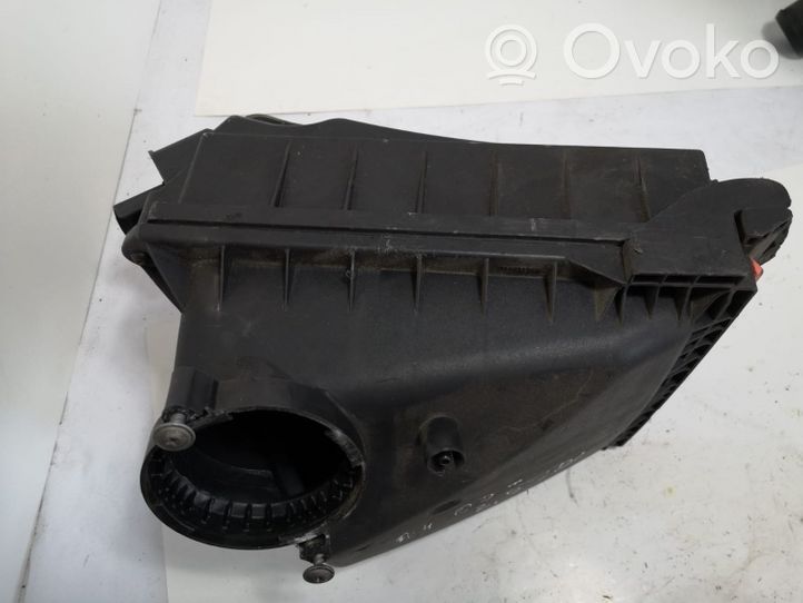 Audi A4 S4 B6 8E 8H Oro filtro dėžė 059133835A