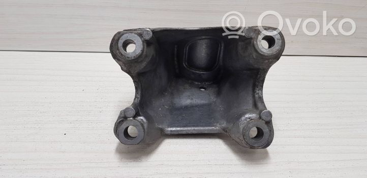 Porsche Cayenne (92A) Support, suspension du moteur 7L8199307K