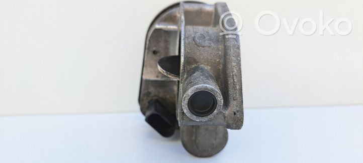 Audi A8 S8 D3 4E Clapet d'étranglement 057128063