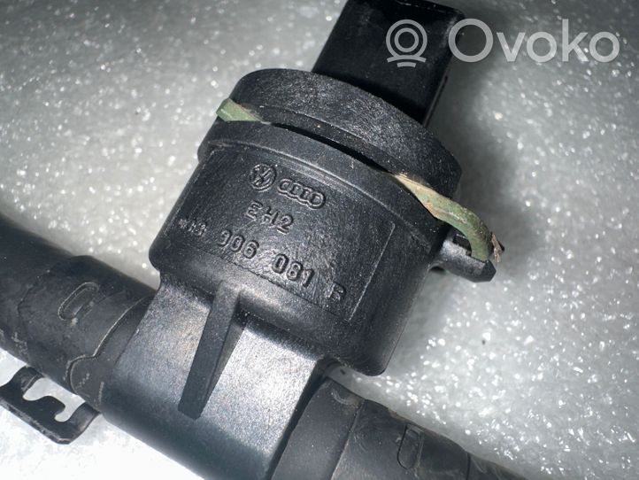 Audi A4 S4 B7 8E 8H Sensor de temperatura del combustible 038906081B